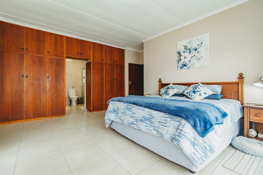 3 Bedroom Property for Sale in Denver Park Western Cape